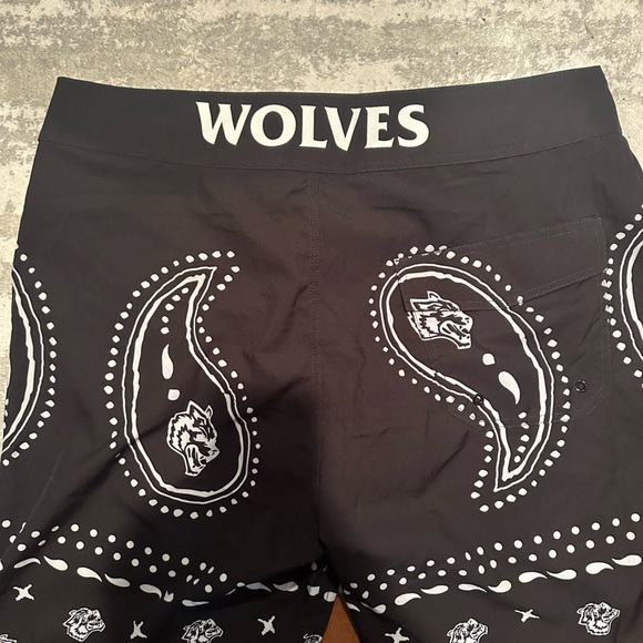 Darc Sport Stage Shorts bodybuilding shorts 17 inch length 34 waist NWT Paisley - Picture 2 of 3